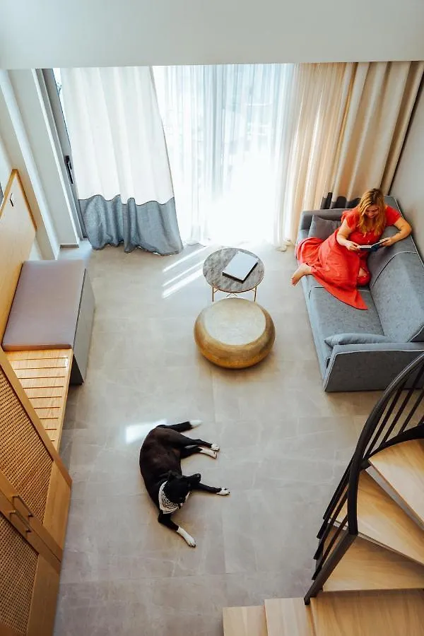 **** شقة فندقية نيكيتي Serenity Suites اليونان
