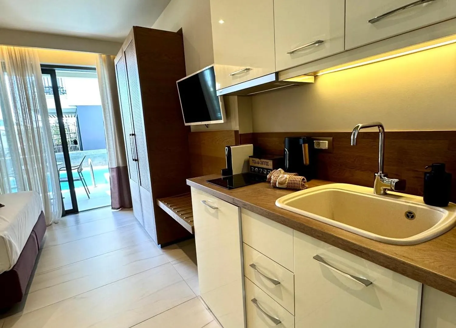 Serenity Suites Nikiti
